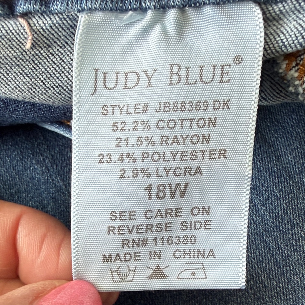 Judy Blue Pull-on Jeans - Picture 2 of 7